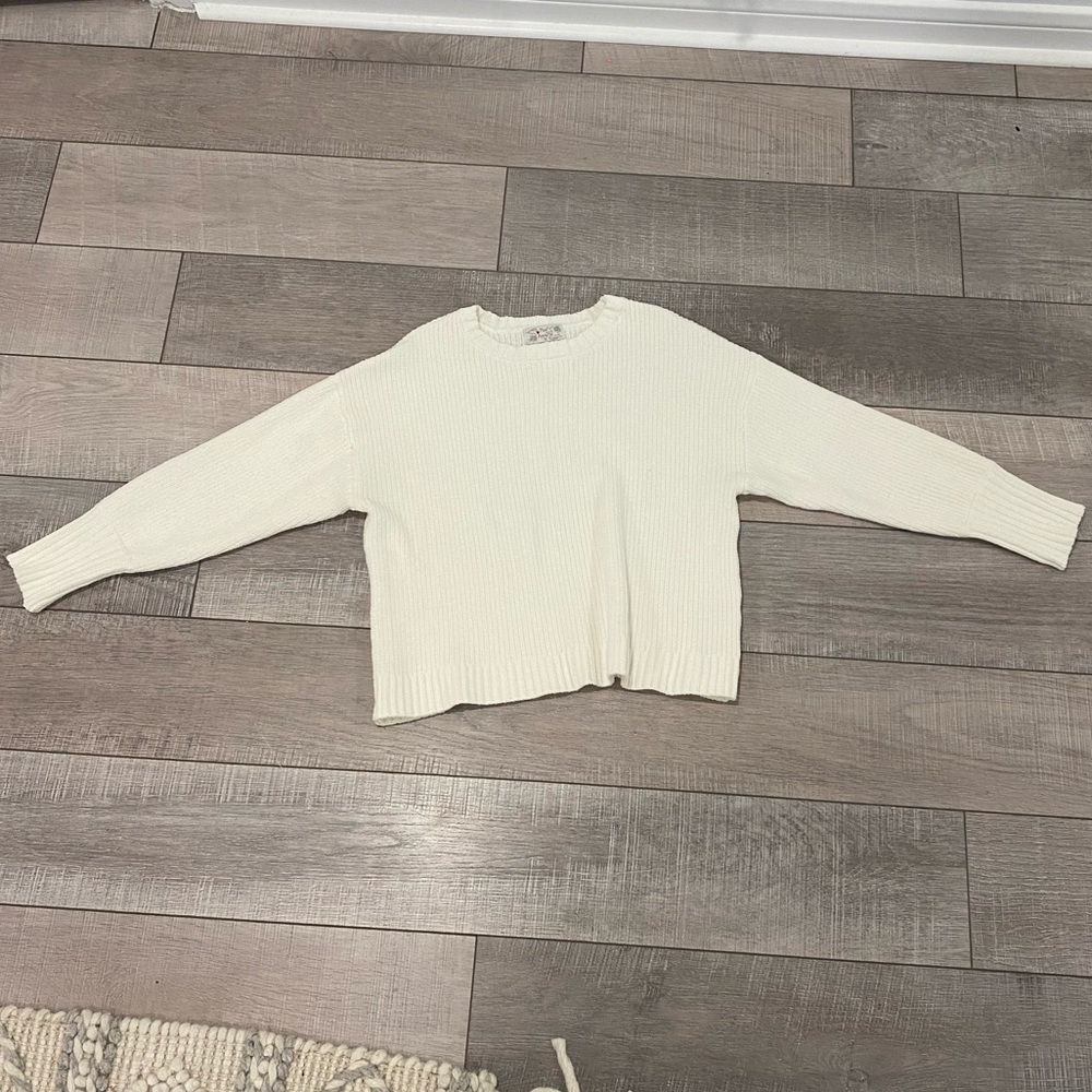 White cropped Sweater